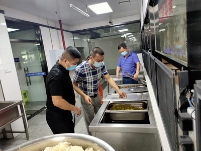 南川區(qū)市場(chǎng)監(jiān)督管理局開(kāi)展2021年高（中）考及學(xué)業(yè)水平考試期間餐飲食品安全專項(xiàng)檢查行動(dòng)