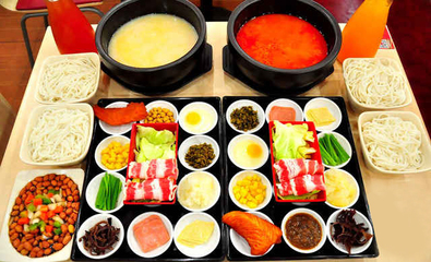 自然稻米線 餐飲管理中的視覺(jué)營(yíng)銷與產(chǎn)品展示藝術(shù)